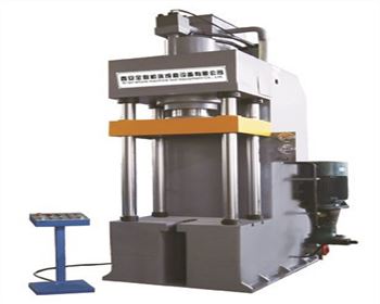 液壓(ya)機生産廠家(jia)設備清洗過(guo)程解析